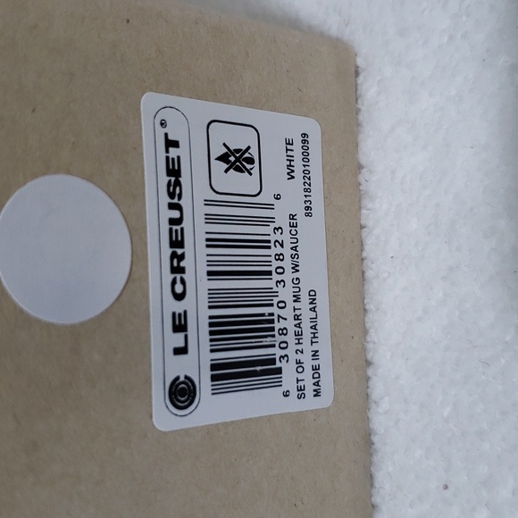 Set of 2 White Heart Mugs & Saucers  Plus Matching Salt & Pepper Le Creuset NEW - Picture 4 of 8